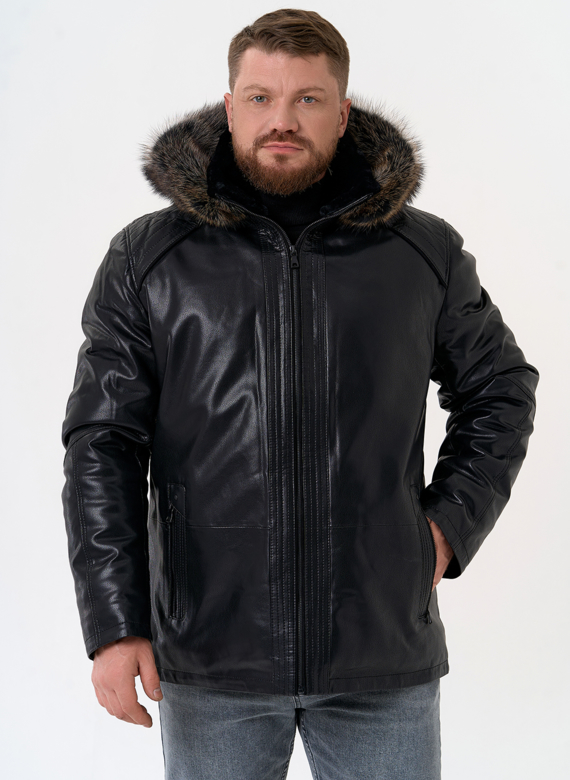 Пуховик из эко кожи с капюшоном из меха енота