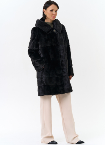 Шуба из норки с капюшоном черного цвета
