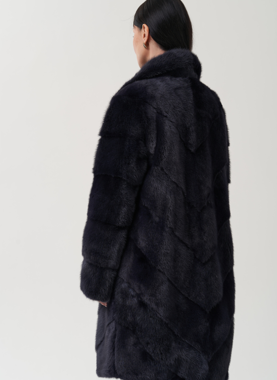 Шуба в цвете графит с английским воротником