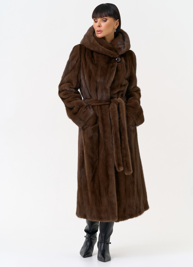 Женская шуба из меха норки с капюшоном  модель № 31651 универмаг малина