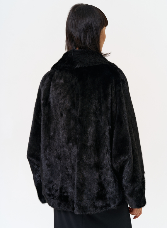 Куртка из меха норки с английским воротником