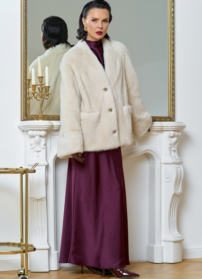 Укороченная шуба из меха норки с акцентными пуговицами модель № 31703 в кредит