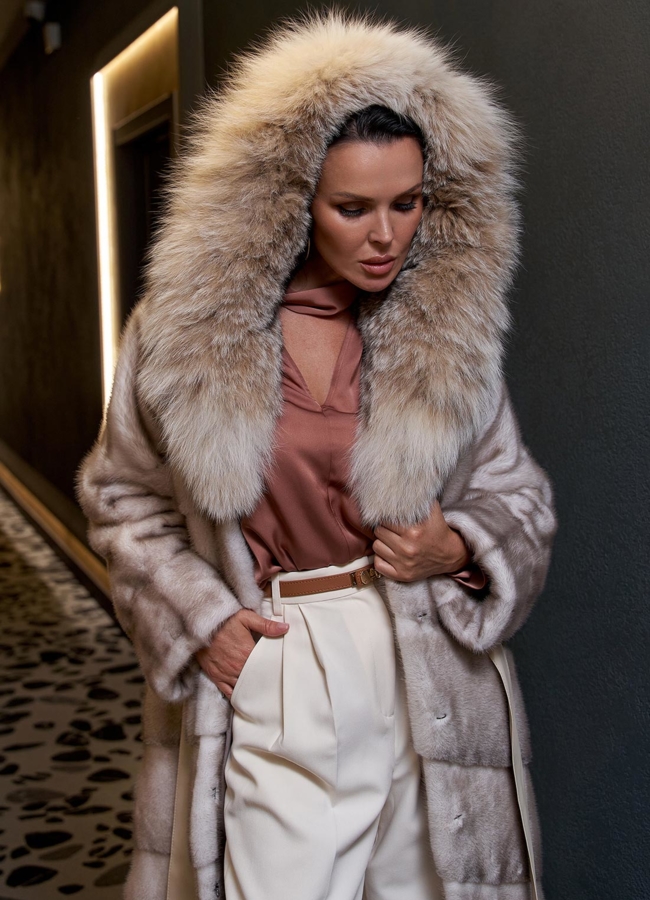 Женская норковая шуба с капюшоном из рыси модель № 27838 универмаг малина