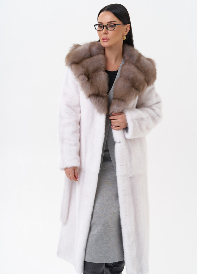 Белая шуба из норки с куницей модель № 29530 универмаг малина