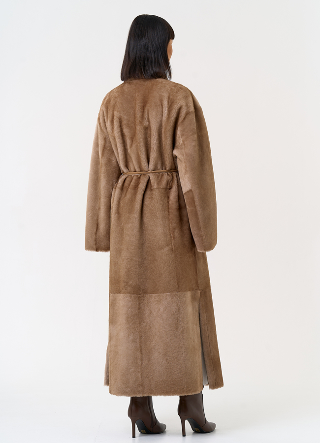 Двухсторонняя женская дубленка с декоративным поясом модель № 31632 универмаг малина