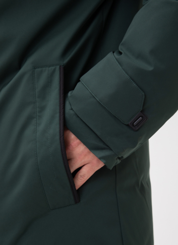 Мужской пуховик с капюшоном из меха енота