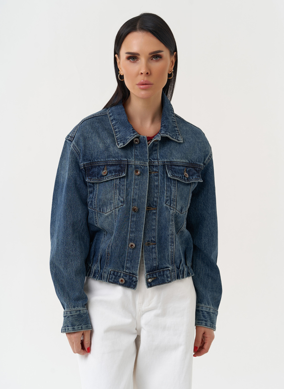 Женская джинсовая куртка синего цвета
