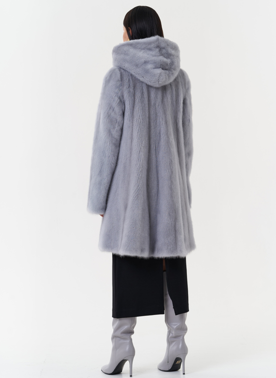 Женская шуба из меха норки с капюшоном