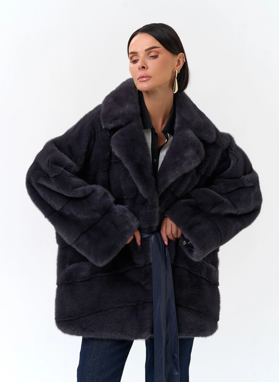 Шуба из меха норки с английским воротником