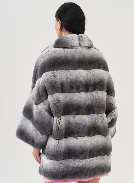 Шуба из кролика оверсайз